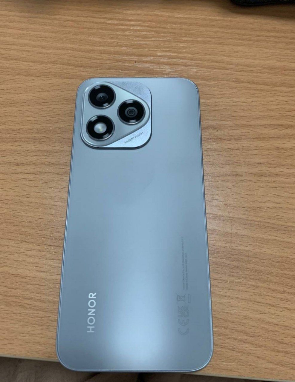 Honor 400 lite 8/256 230$