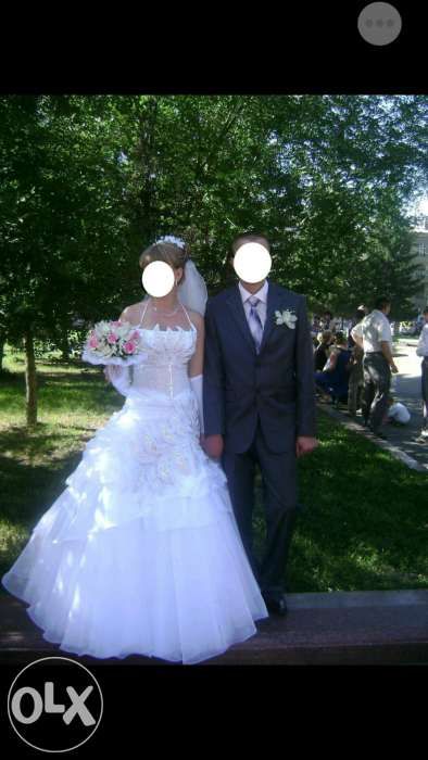 Платье свадебное белое. Размер 42-46, б/у. После химчистки