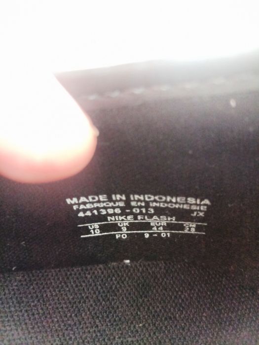 Продавам маратонки Nike  Flash