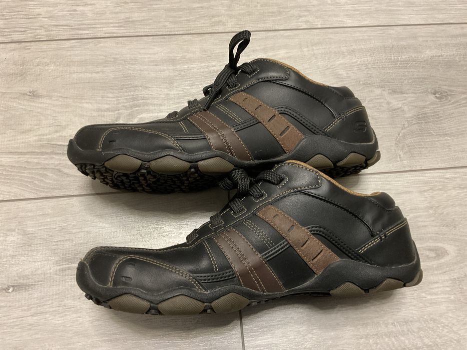 Продам кроссовки skechers memory foam осенние 8,5 размер