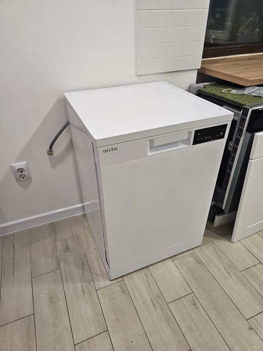 Vand masina de spalat vase Arctic DFN363