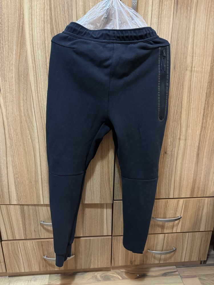 Nike tech fleece xs