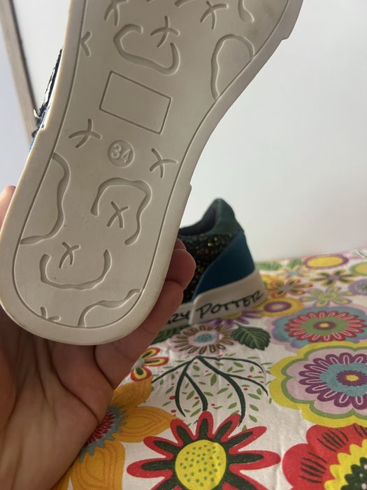 Продавам детски кецове