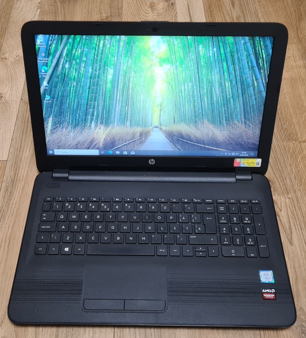 Laptop HP 15 i5 6200u, 8 GB DDR4, ssd 256, video Radeon R5 M330
