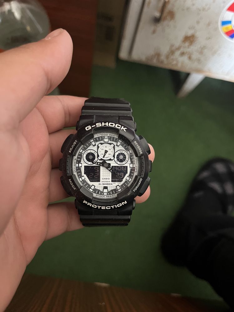 Продавам часовник casio G-SHOCK