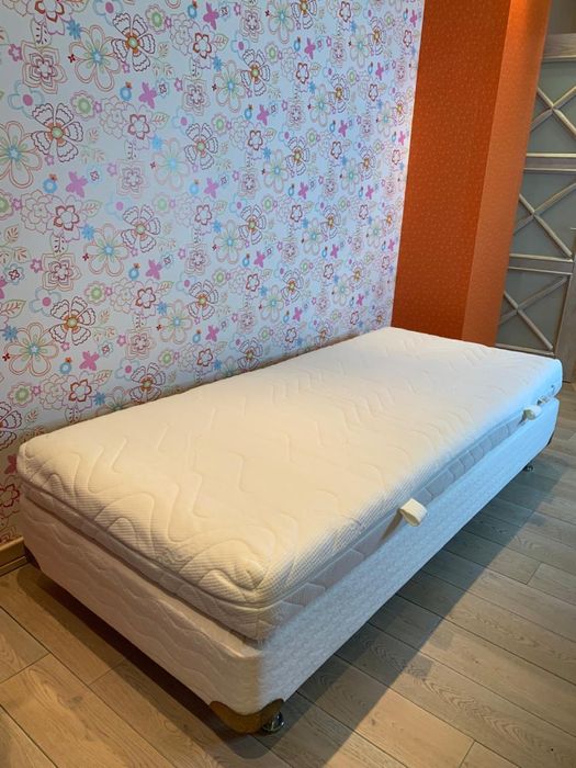 Продается Кровать 200х90