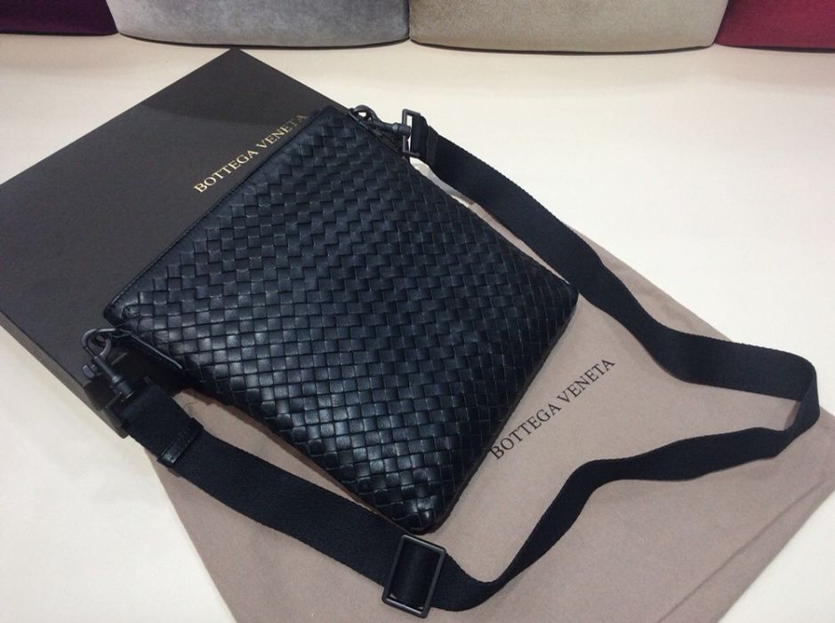 Geanta/borseta Bottega veneta bărbați/piele naturală 100%