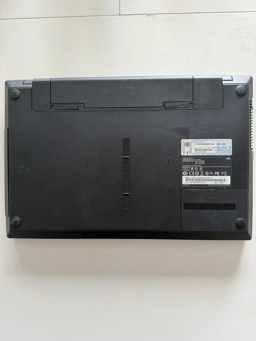 Samsung NP300V5A Intel i5 6GB RAM nVidia 520MX Windows 10 600GB HDD