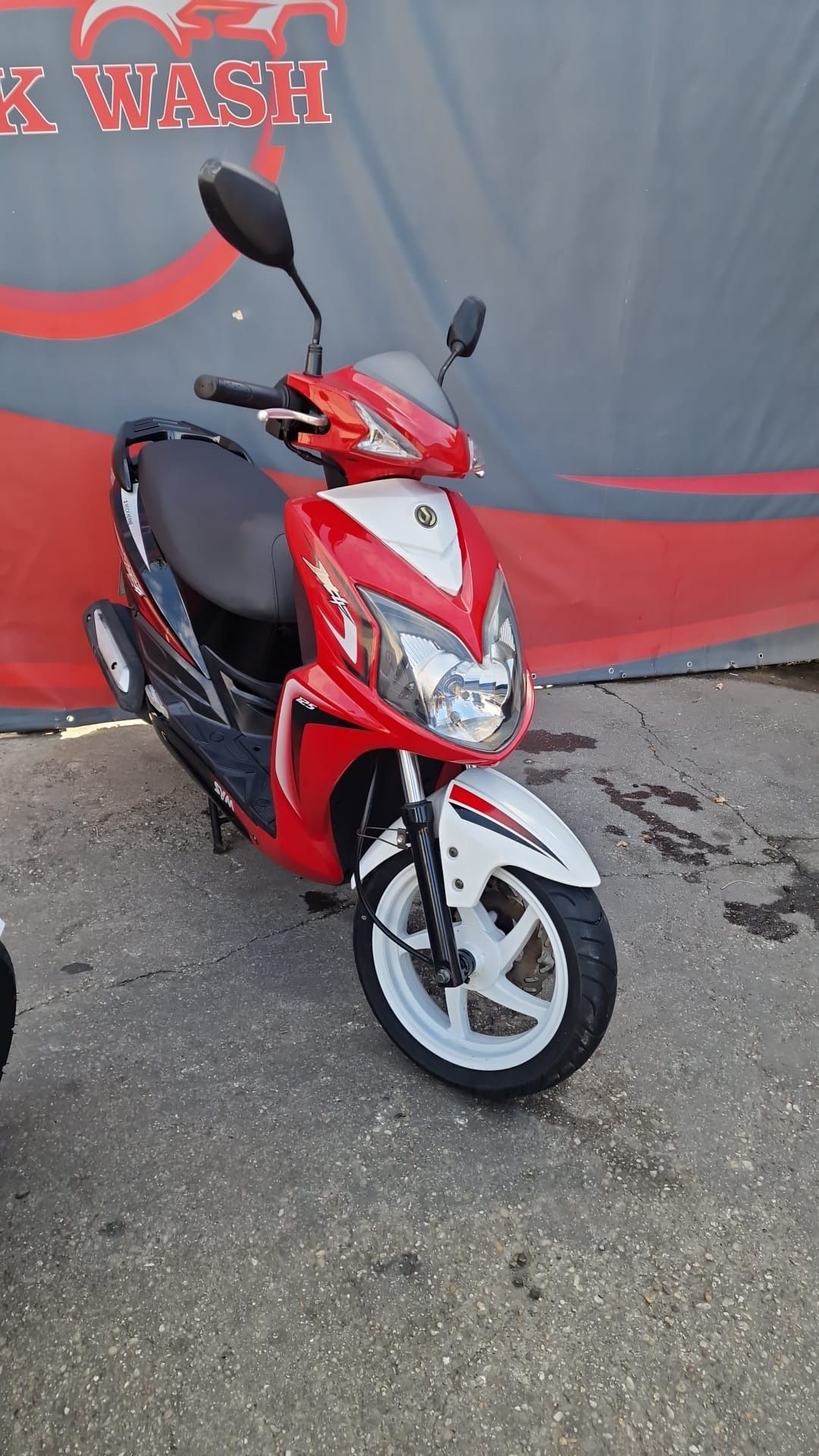 Inchiriere Scutere cu si fara Permis. 50 si 125 cc