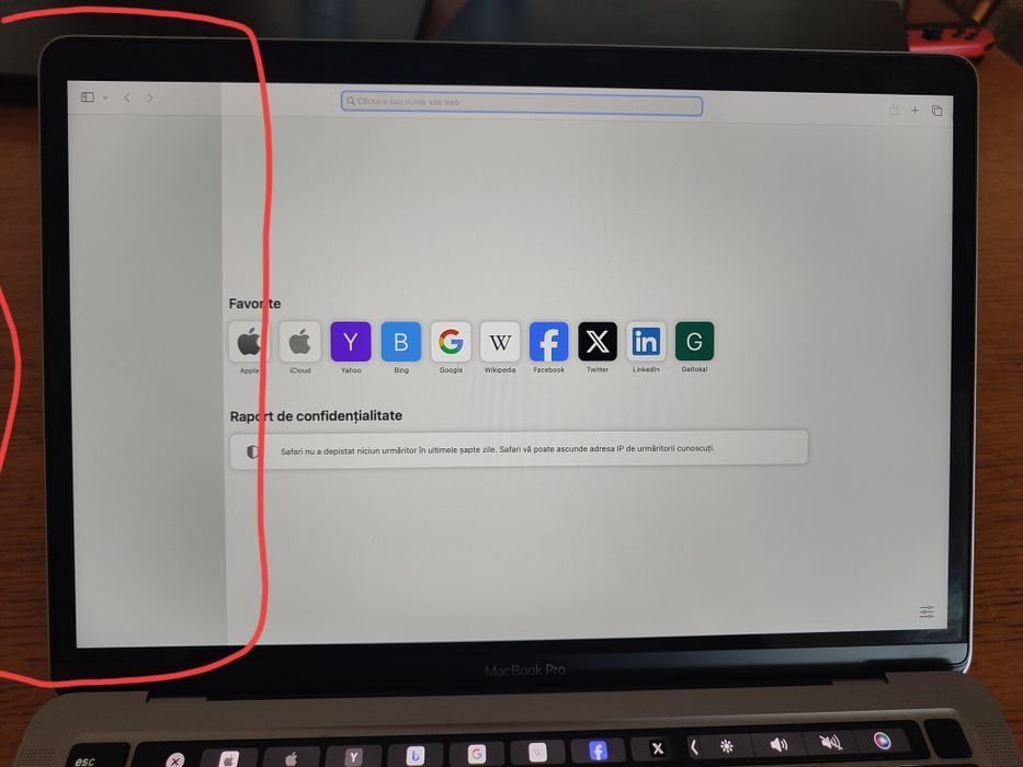Macbook pro 13 2020 i5, 8gb ram, 256gb cu probleme la ecran