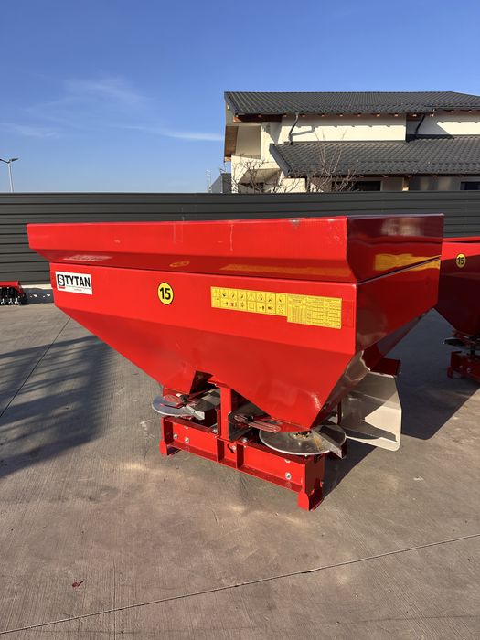 Distribuitor ingrasaminte 1200 l , distribuitor ingrasaminte