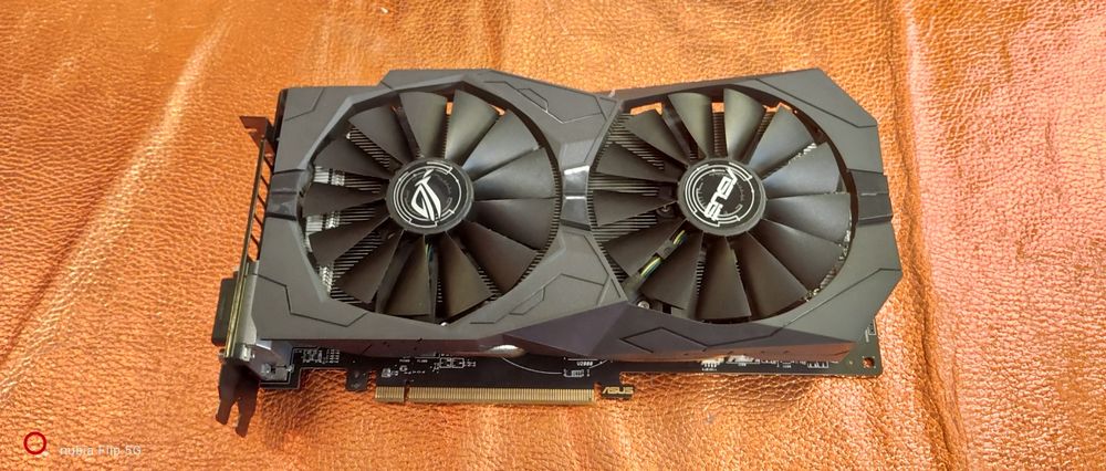Placa Video Asus Rog Strix  RX 570 4 GB 192 bit