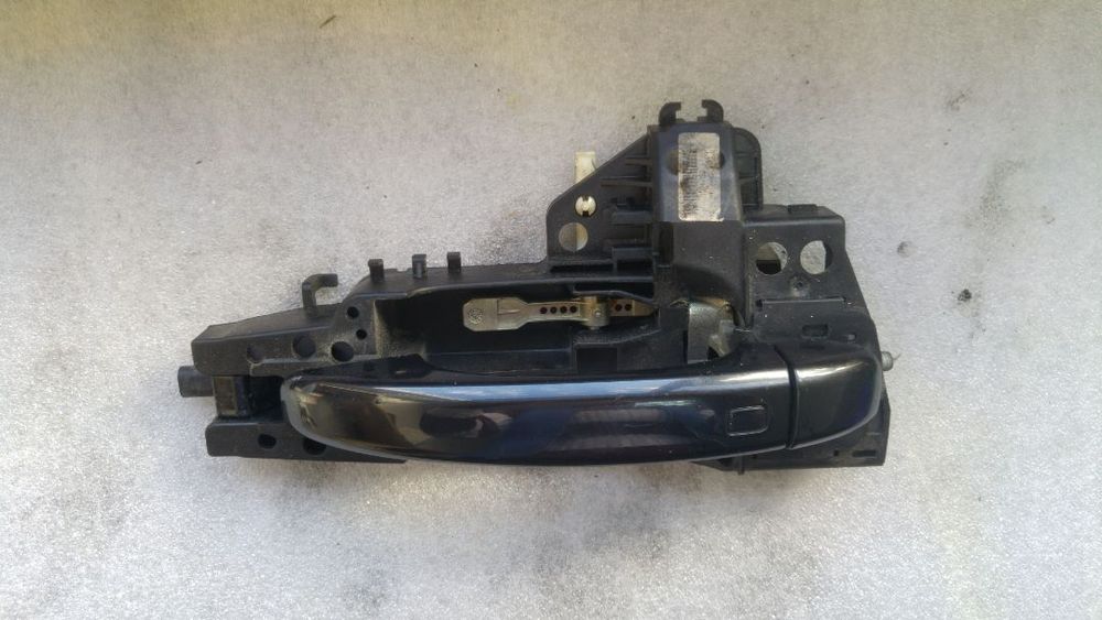 maner usa exterior dreapta fata audi q5 8t02837886a