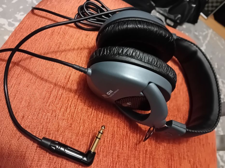 Căsti Studio  cu fir