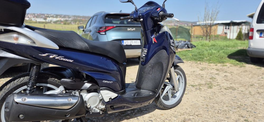 Scuter Honda SH300