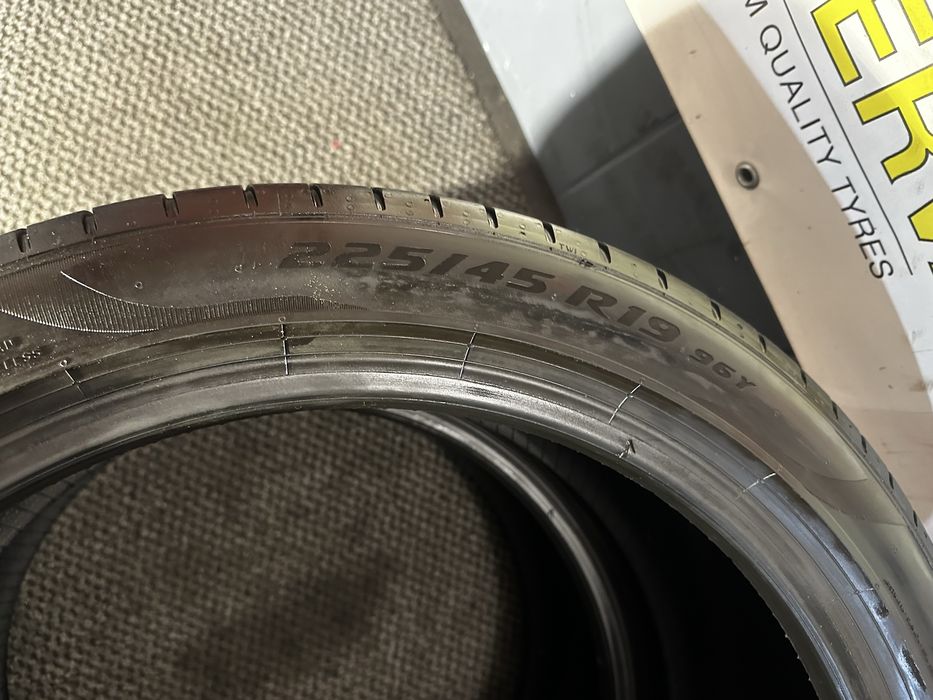 225/45 R19 96Y XL - Pirelli PZero Oferta