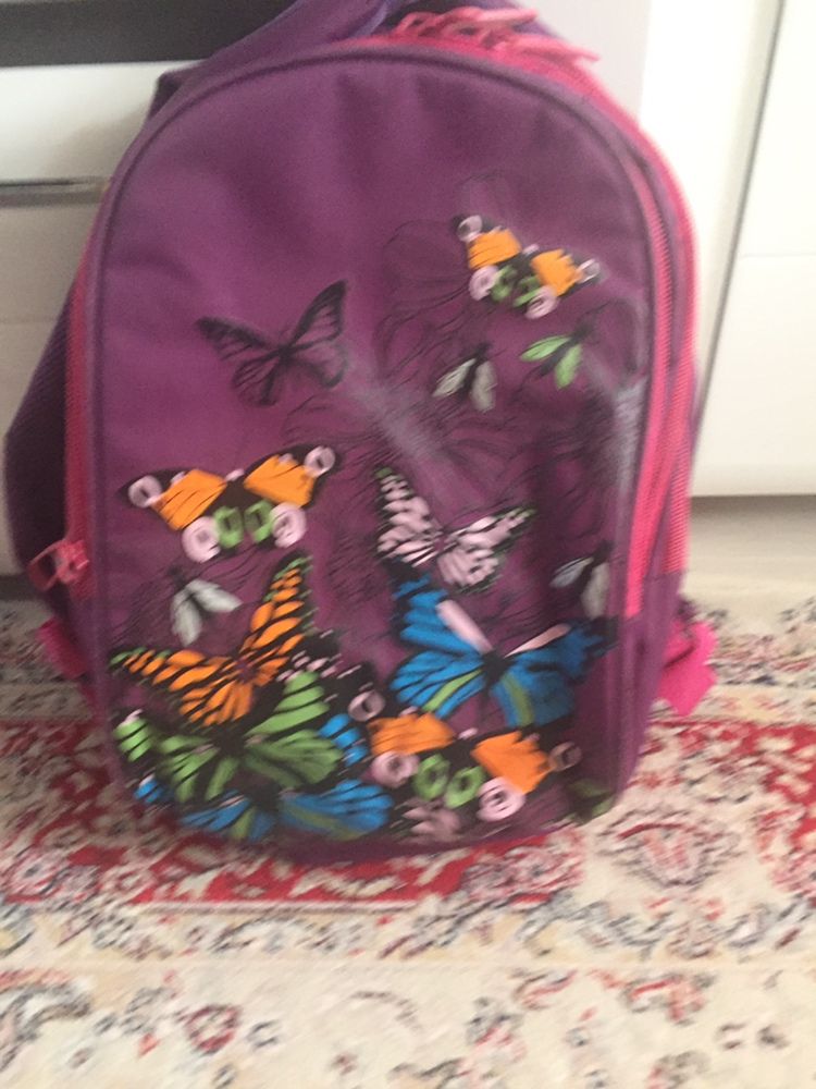 Продам школьный рюкзак для девочки