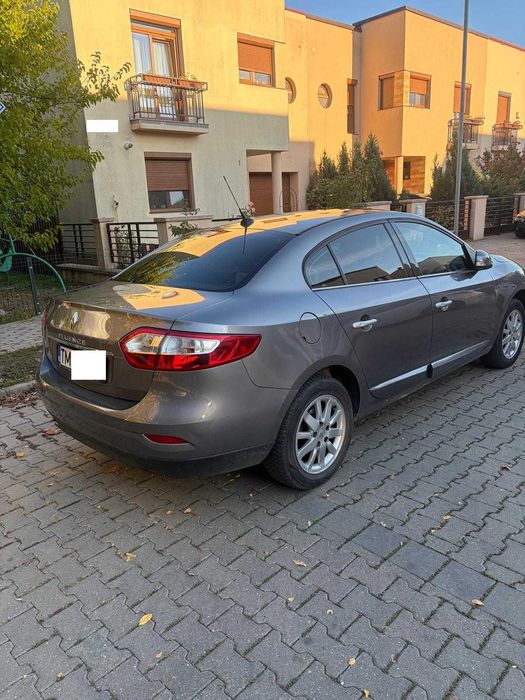 Renault Fluence 1,6 16V 110 CP Euro 5. Pret 4.100 euro