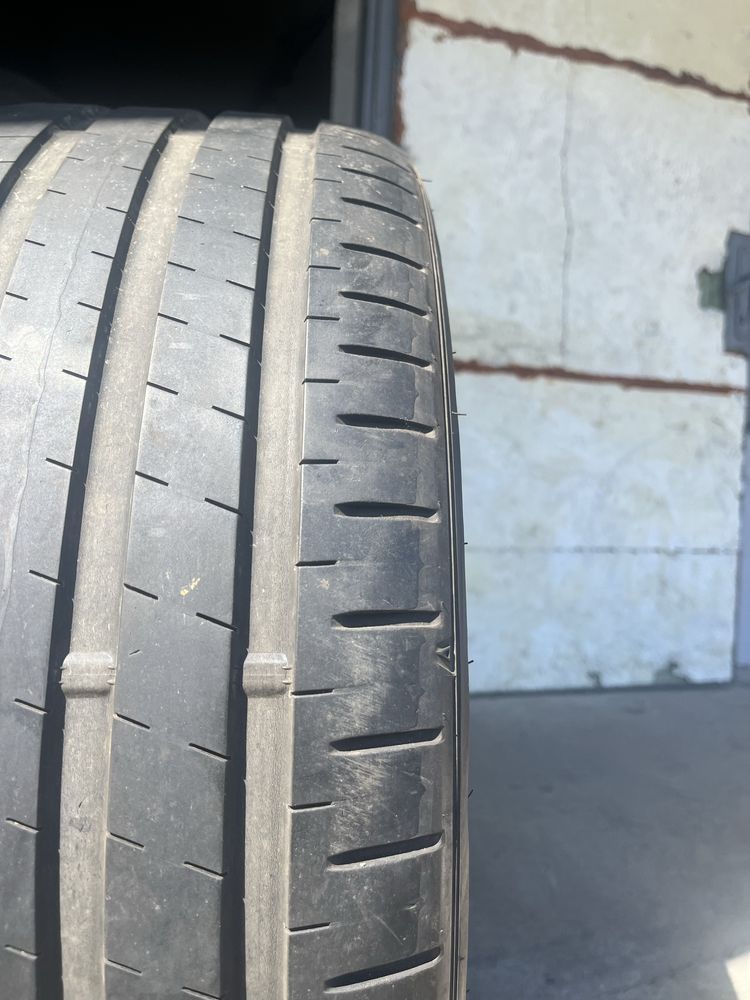 2 бр. летни гуми 255/35/20 Falken DOT 0321 4/5 mm