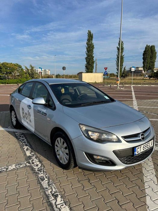Opel Astra J Sedan Colant BOLT 5.6% consum