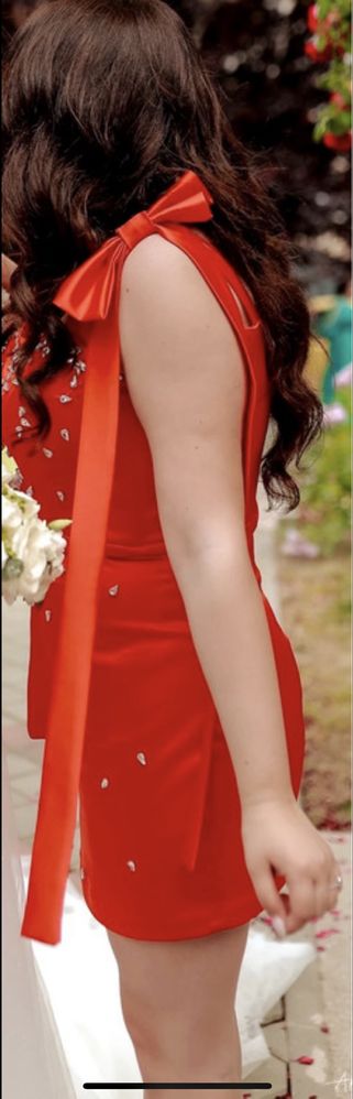Rochie rosie pentru evenimente