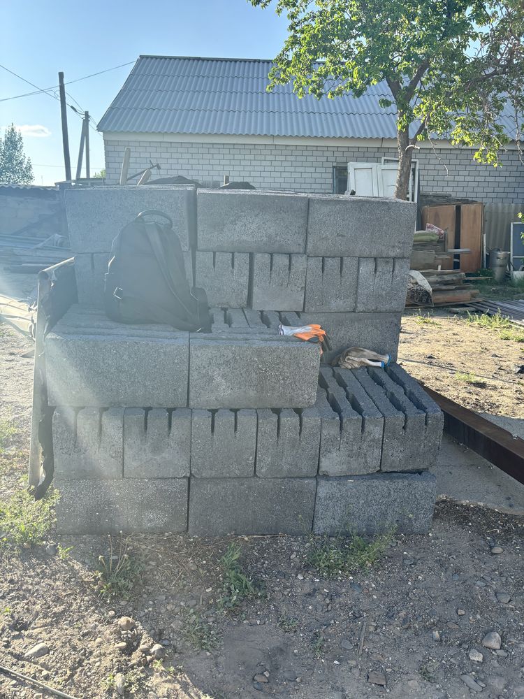 Шлакоблок, кирпич