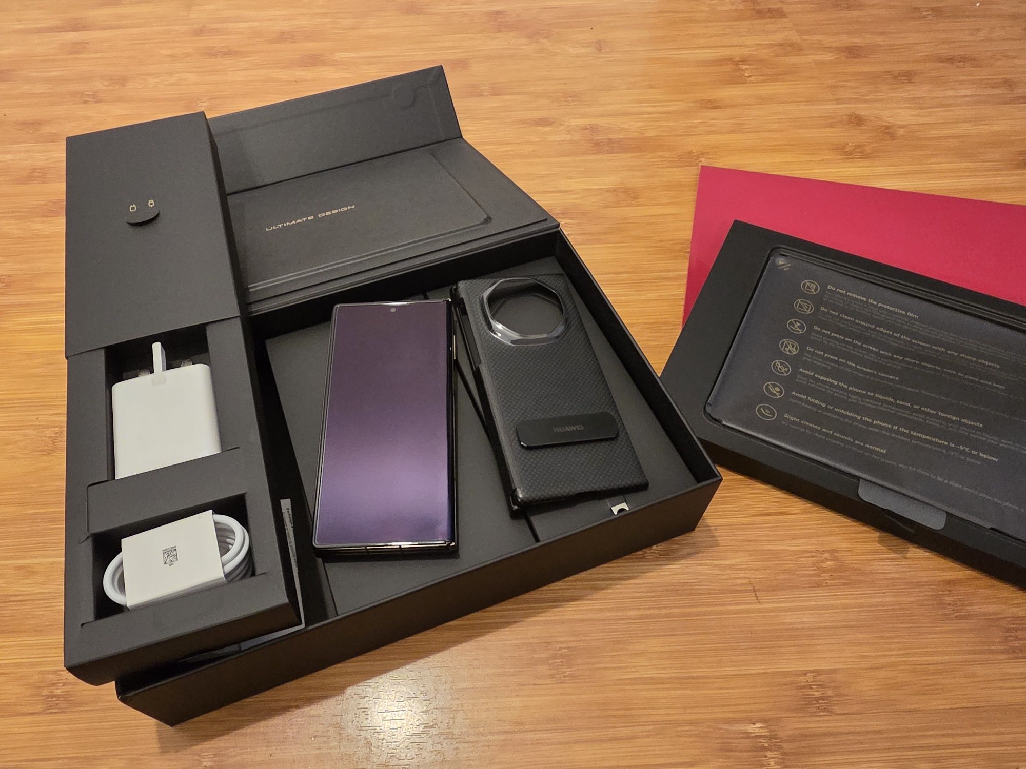 Huawei Mate XT Ultimate 1TB, TriFold, versiunea Globala, Garantie/asig