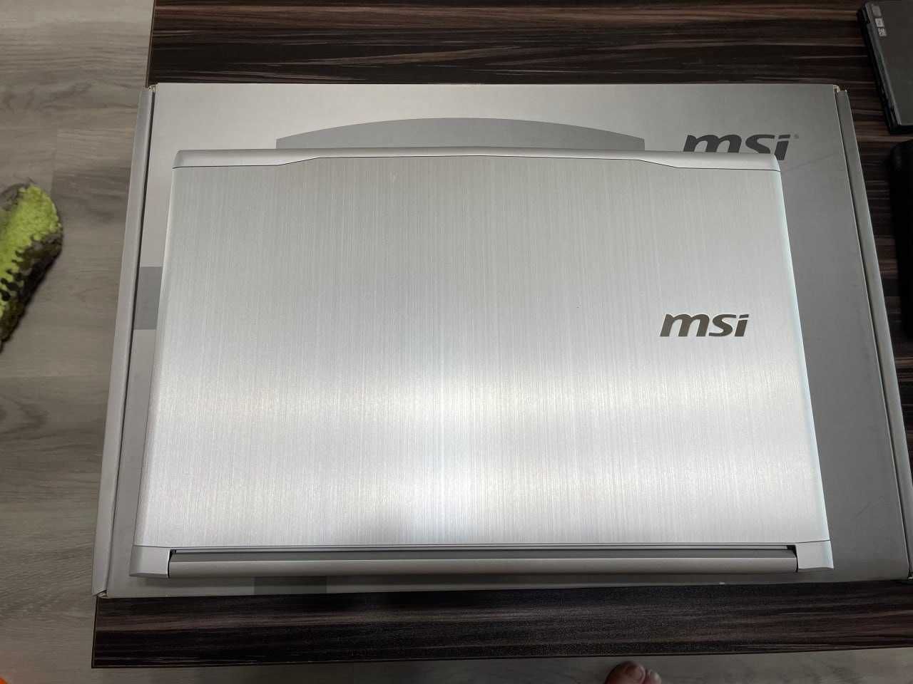 MSI PE72, i7-7700HQ озу16GB ssd500GB+1T GTX 1050ti
