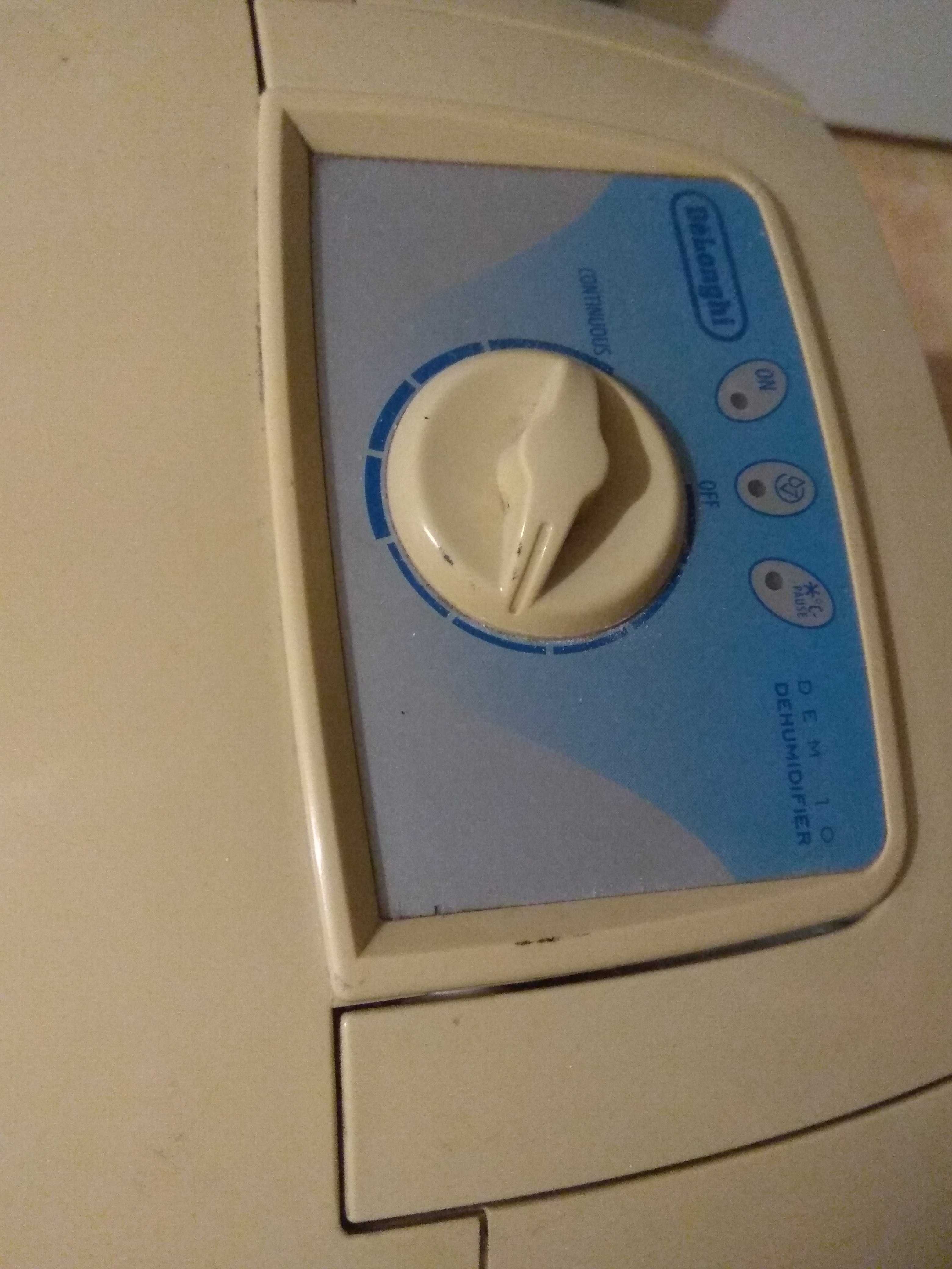 Влагоабсорбатор Delonghi type dem 10