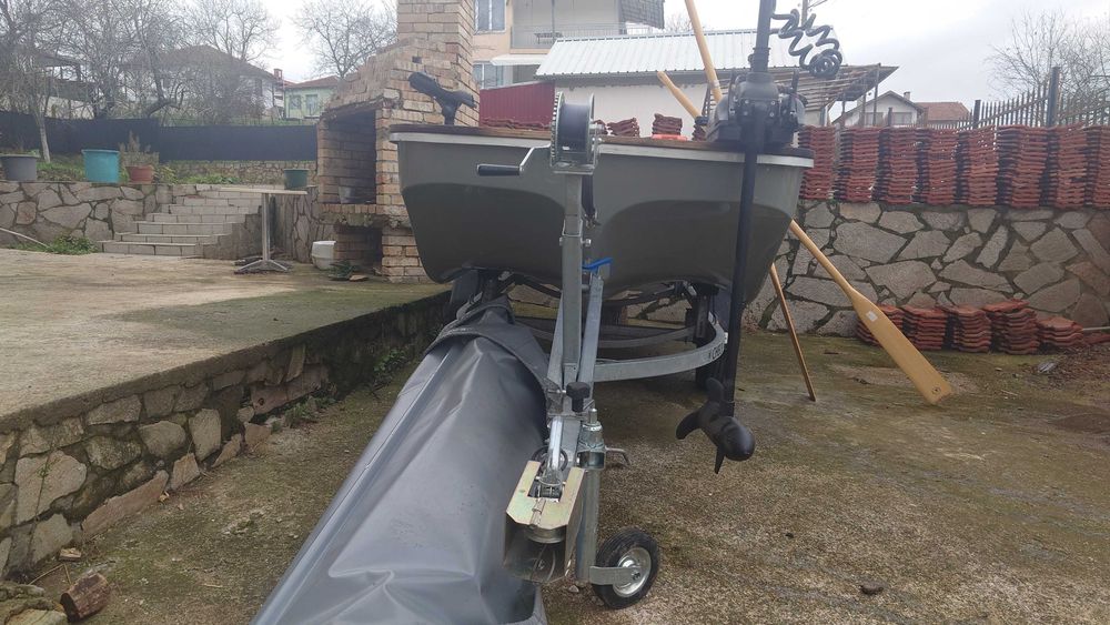 Лодка  с колесар