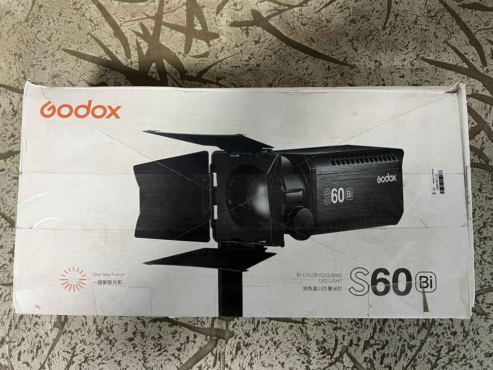 Godox S60Bi LED Spot Light – осветление