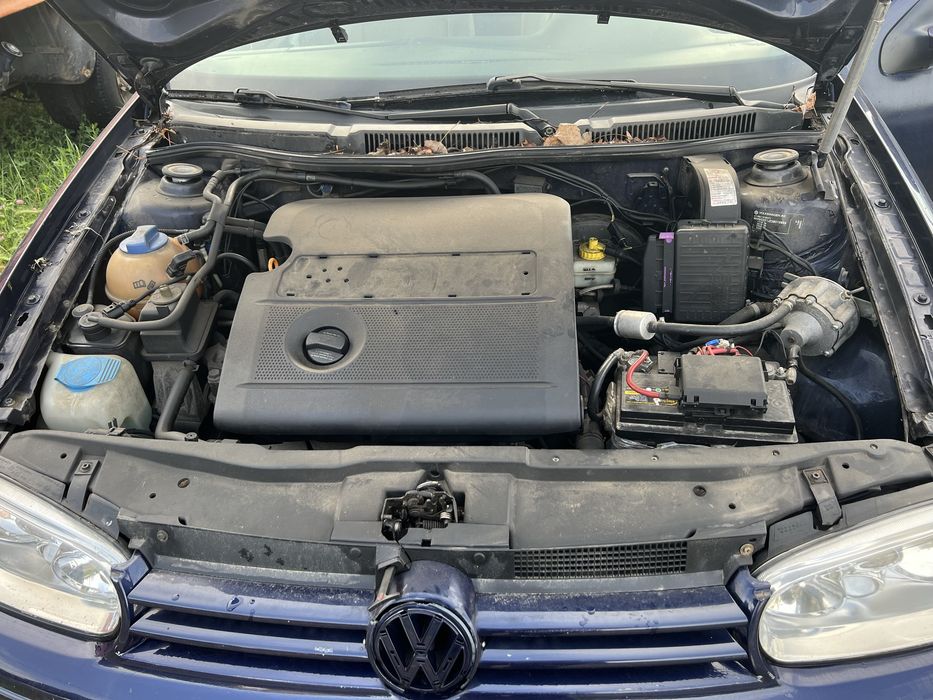 VW Golf 4 1,6 16V 105к.с 2002г НА ЧАСТИ