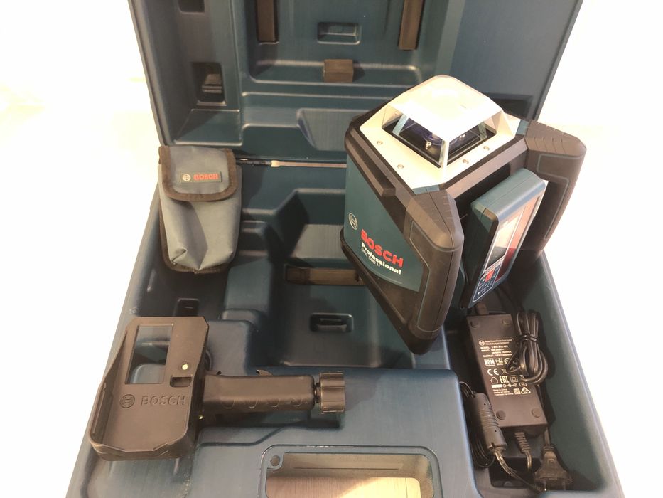 Nivela Laser rotativa Bosch GRL 500 H cu receptor