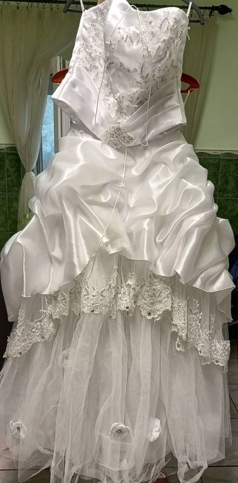 Vând rochie de mireasă Sadrini Style