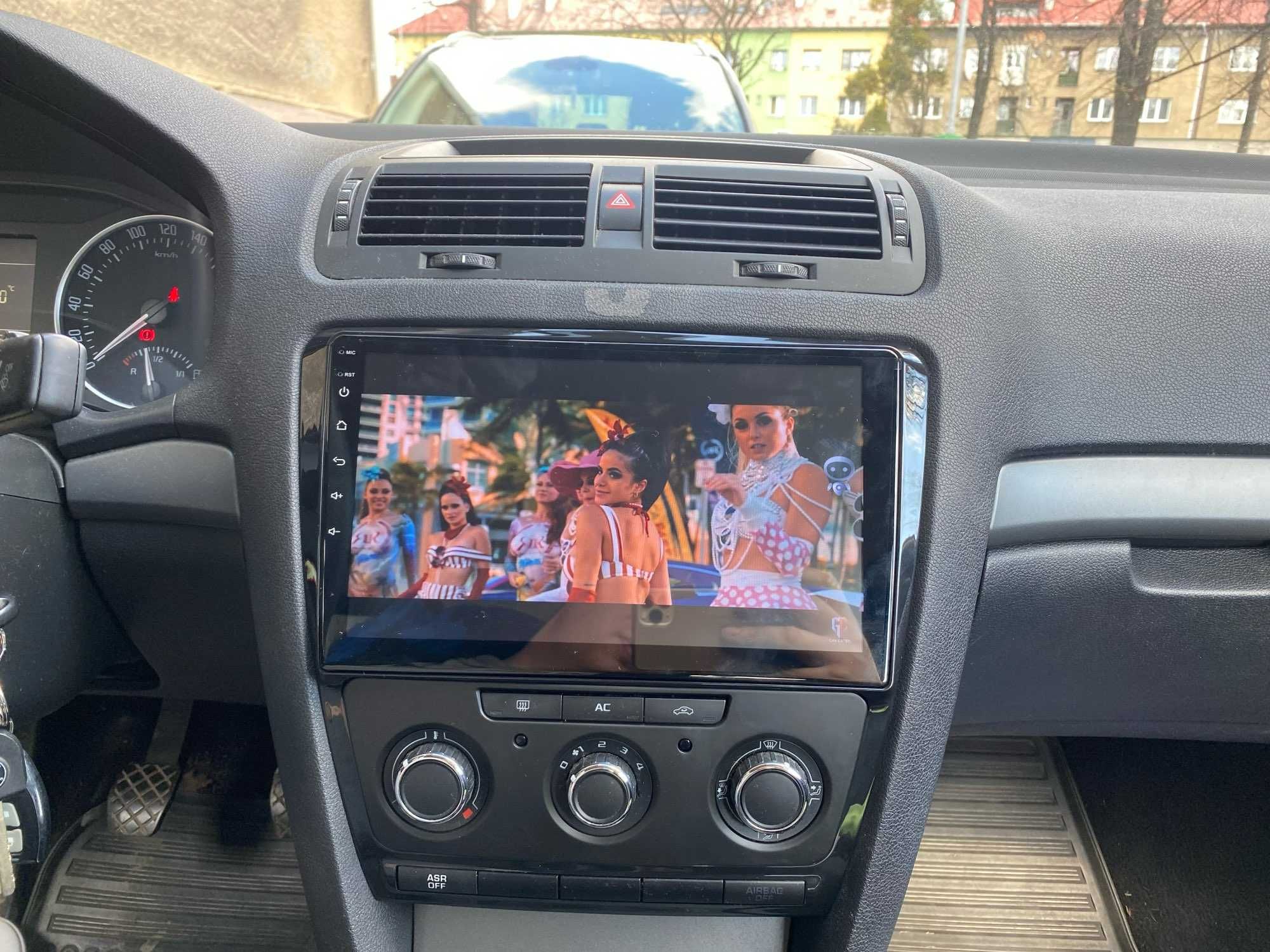 Navigatie Android Skoda Octavia 2 1-8GB RAM - QLed CarPlay DSP 4G