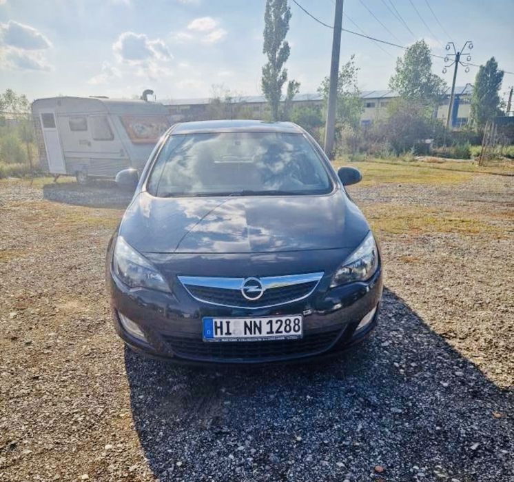 Opel Astra J an 2012 1.7 cdti - scurta