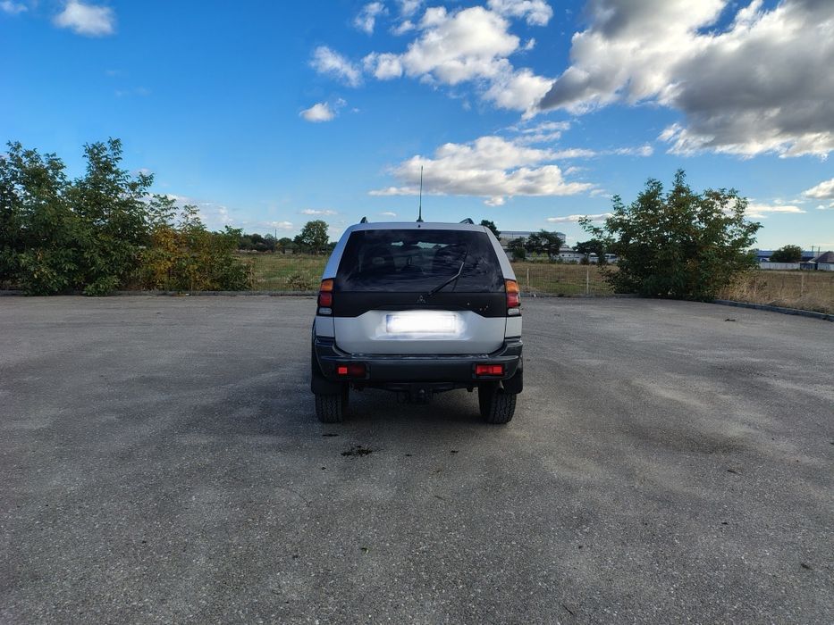 Vând auto Mitsubishi pajero sport 2.5 diesel an 2003