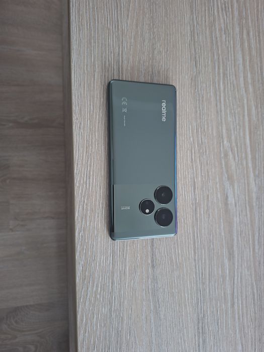Vand Realme GT6  impecabil