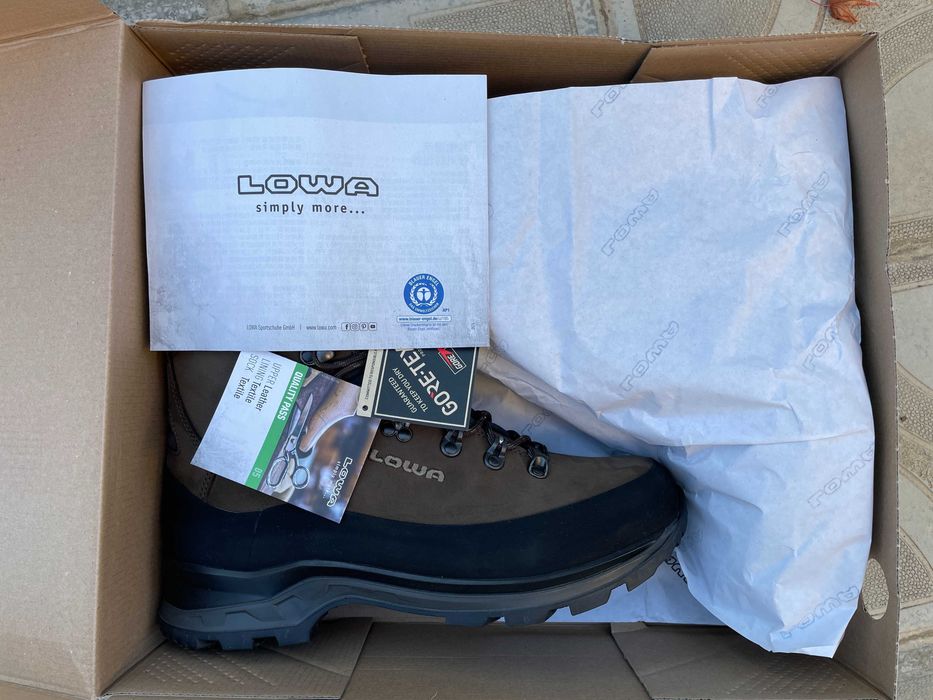 Lowa
-
Tibet Evo GTX Hi