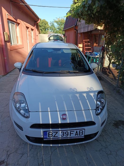 Vând fiat punto 2013