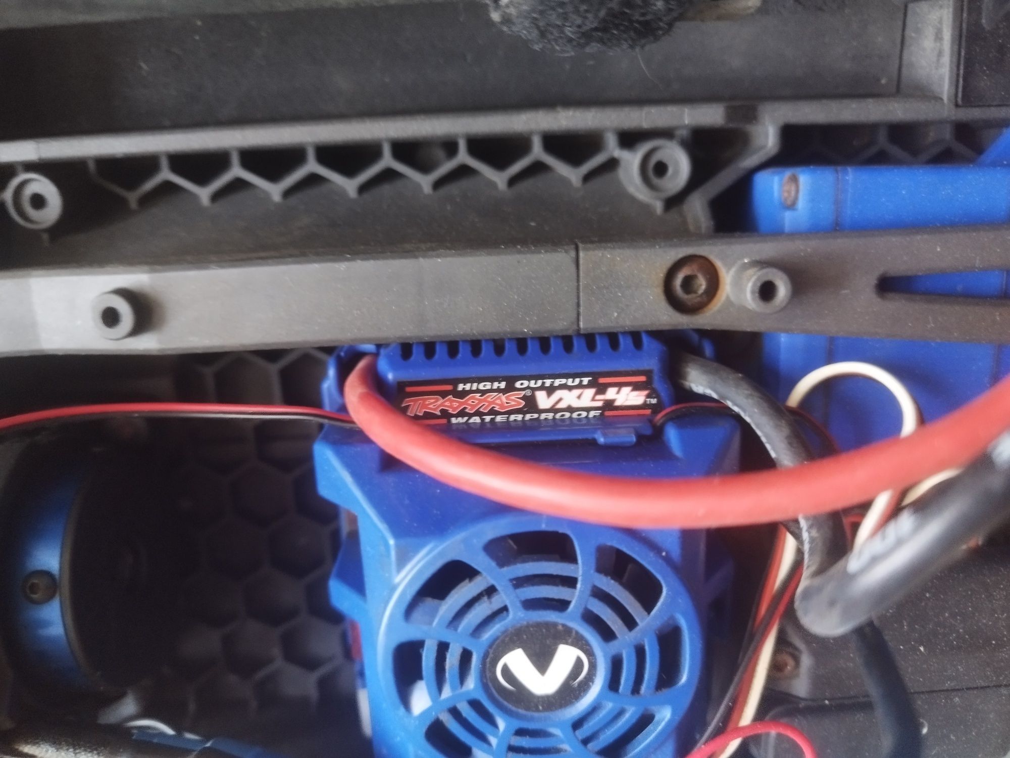 Traxxas maxx ,rc рц