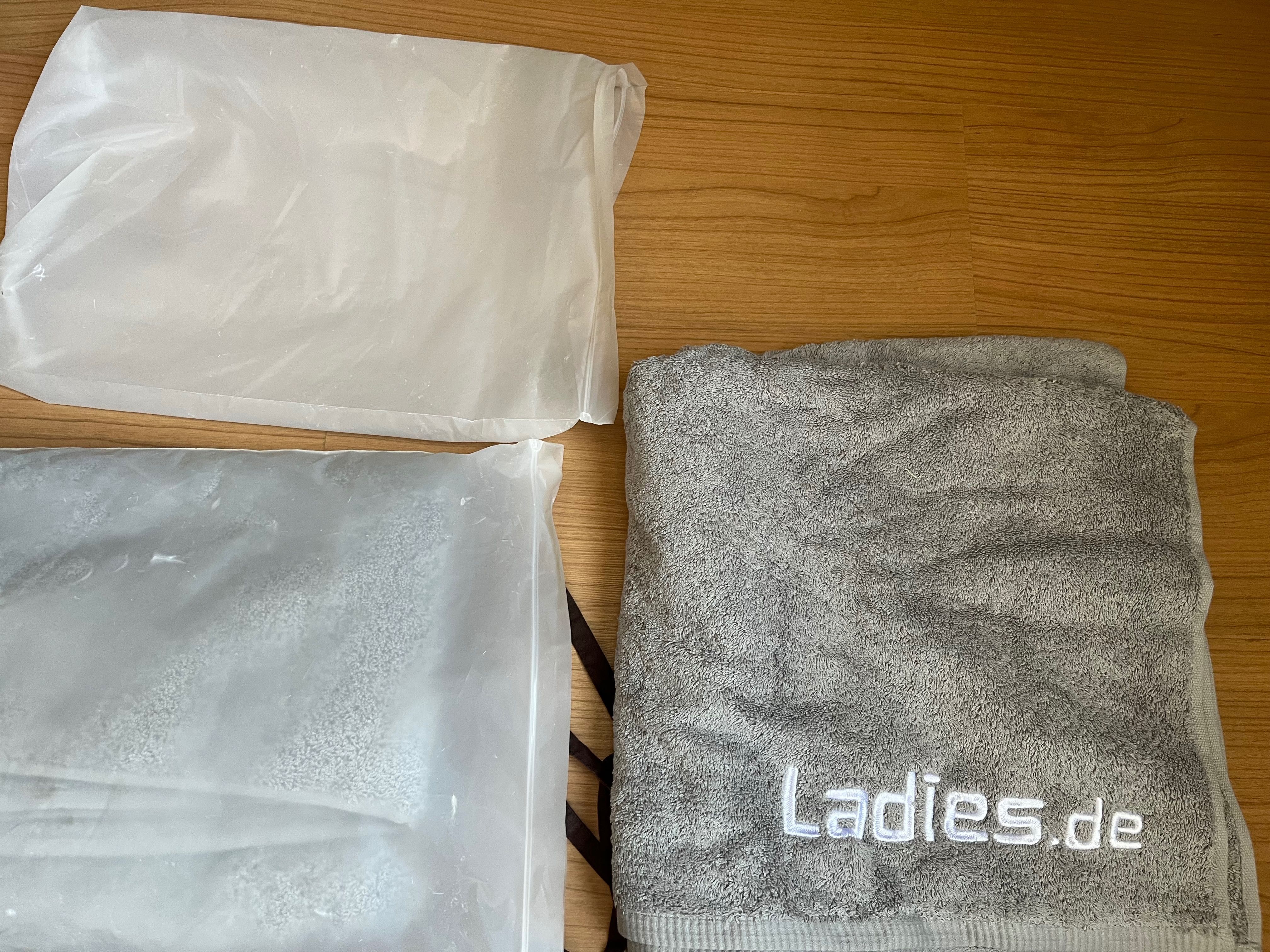 Ladies.de нови хавлиени кърпи - 136х702 бр.и възглавници - 27 лв лот