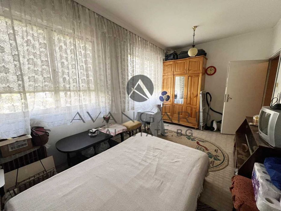 оф.23989 Тристаен обзаведен до с-н Христо Ботев