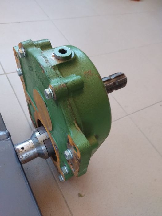 Reductor multiplicator 1/3,25