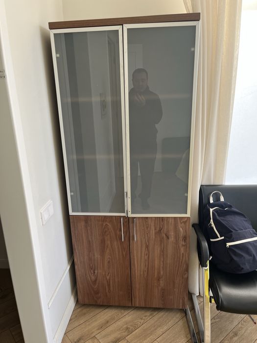 3 шкафа + 1 стол