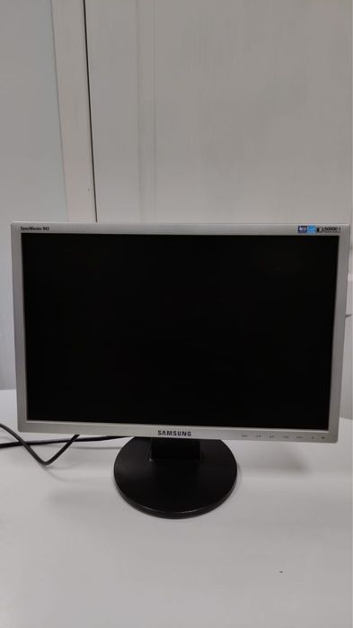 Мониторы в ассортименте