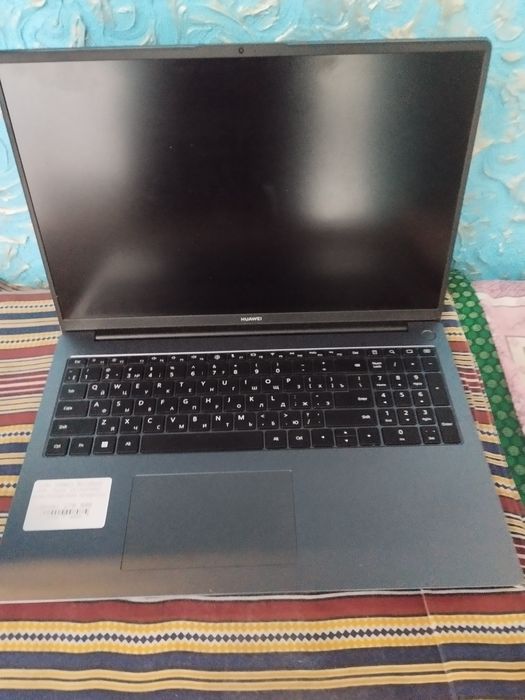 Срочно продаю стильный, мощный ноутбук HUAWEI