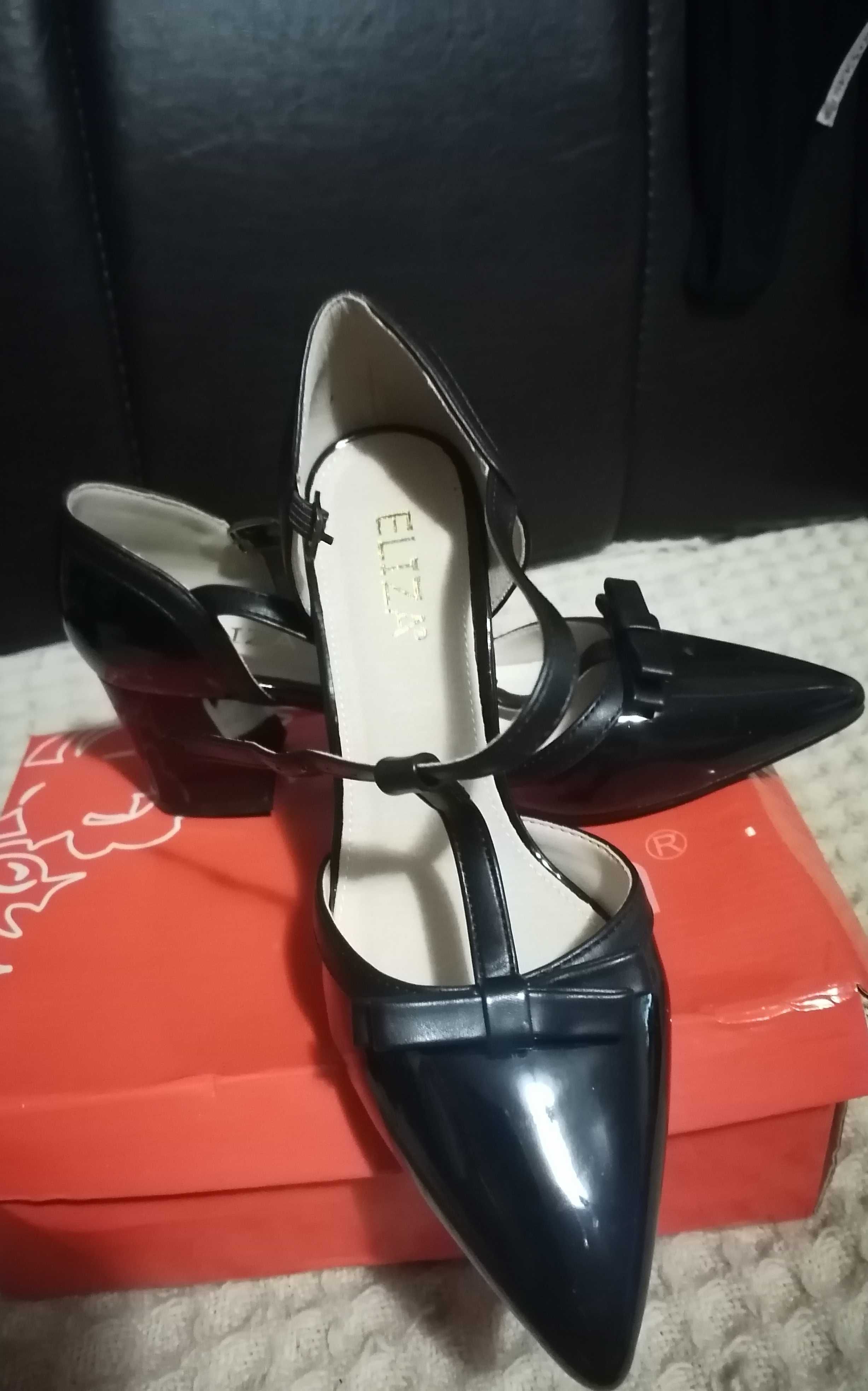 Черни елегантни лачени обувки Eliza