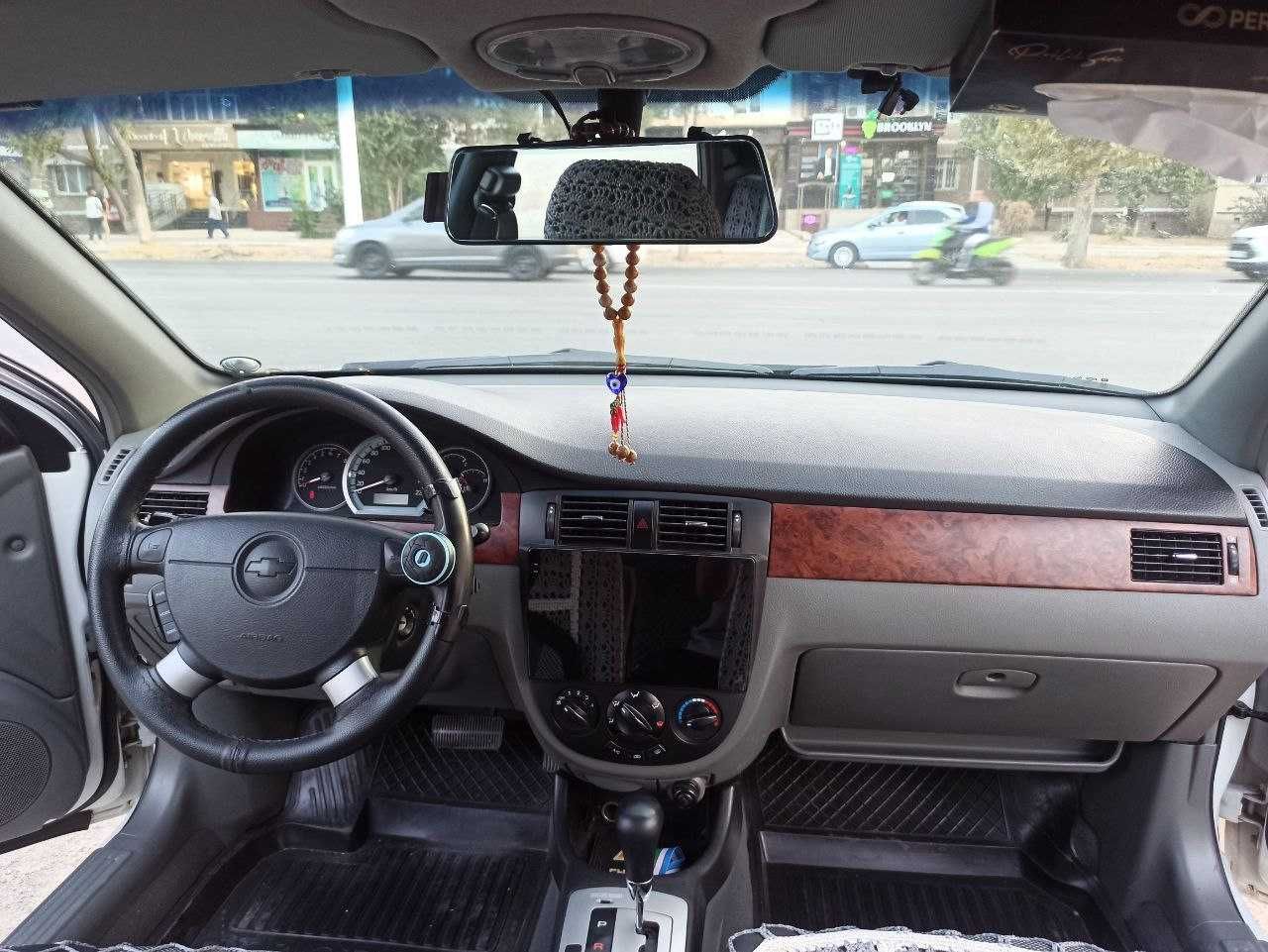 Продаётся Lacetti 1.8 cdx