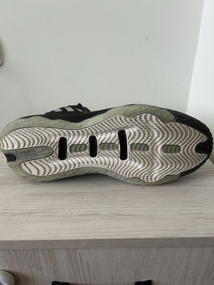 Обувки Adidas Dame 8